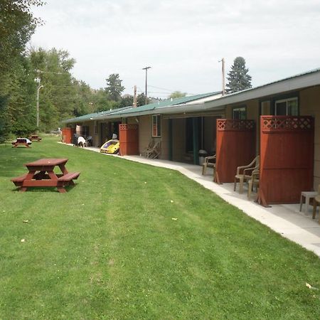 Johnny'S Motel Grand Forks Eksteriør billede